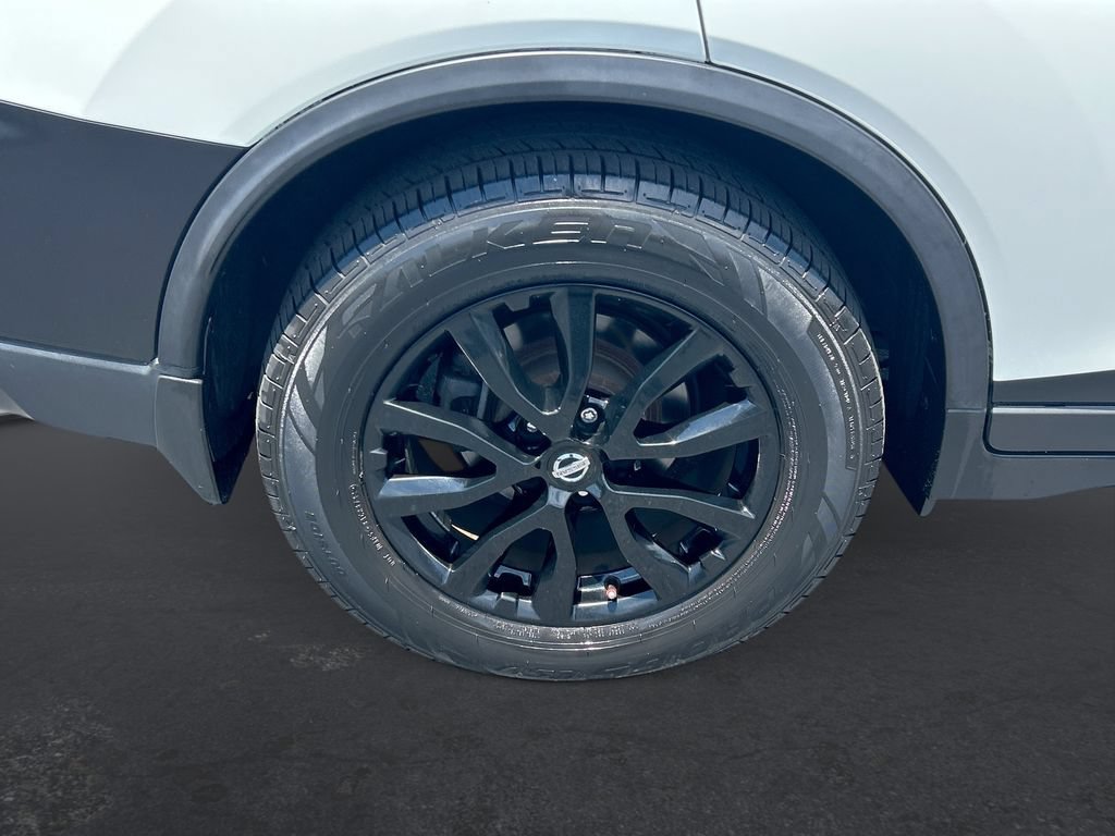 Used 2017 Nissan Rogue SV FWD image 27