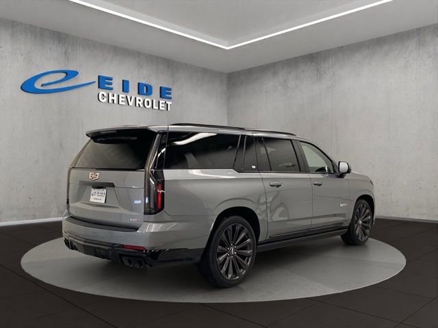 Used 2025 Cadillac Escalade ESV V image 5