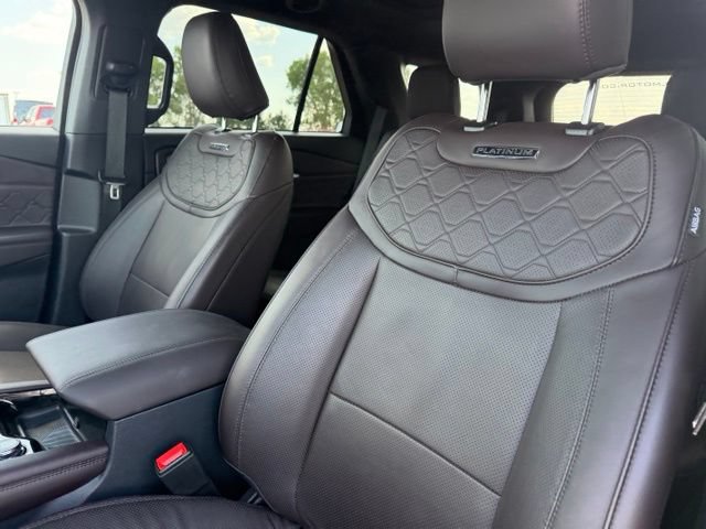 Used 2025 Ford Explorer Platinum w/ LUX Leather Package AWD/4WD image 19