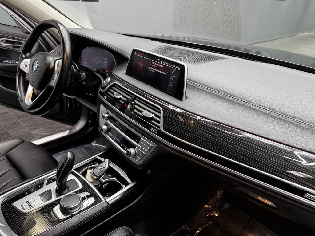 Used 2022 BMW 740i RWD image 51