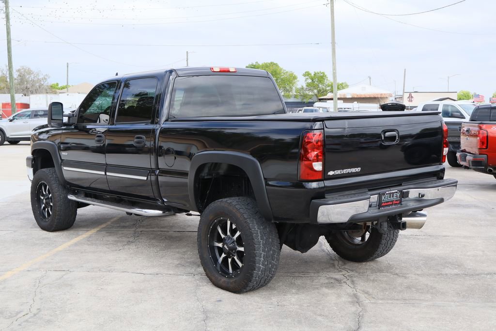 Used 2006 Chevrolet Silverado 2500 LT w/ Heavy-Duty Power Package image 7