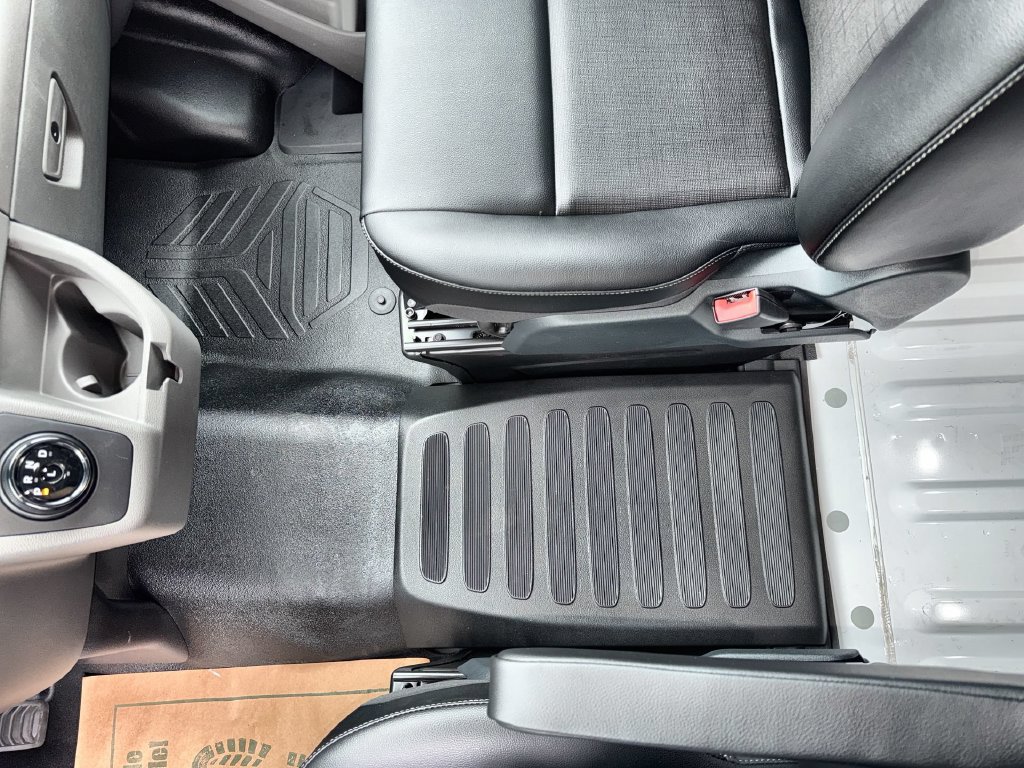 Used 2023 Ford E-Transit Medium Roof RWD image 24
