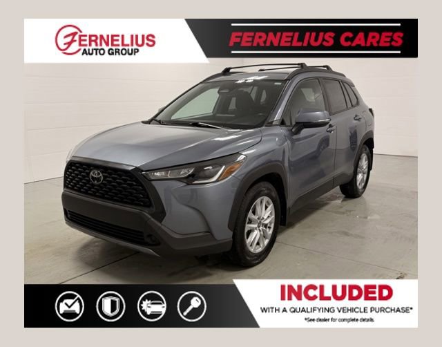 Used 2023 Toyota Corolla Cross LE image 1