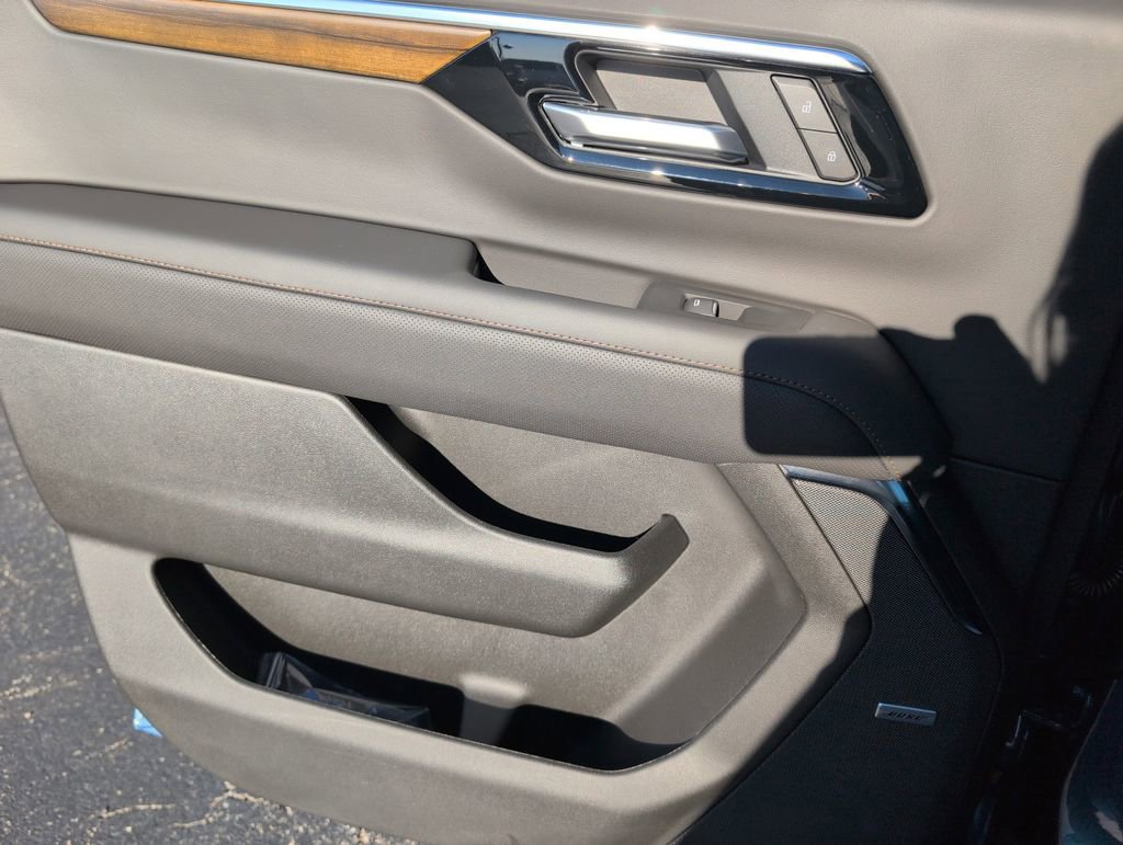 New 2026 Chevrolet Suburban High Country image 34