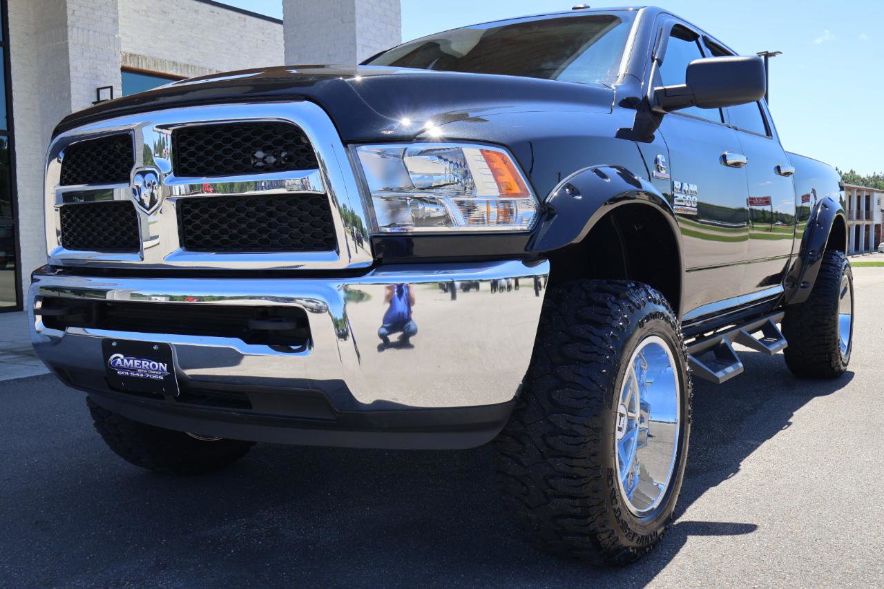 Used 2017 RAM 2500 SLT AWD/4WD image 2