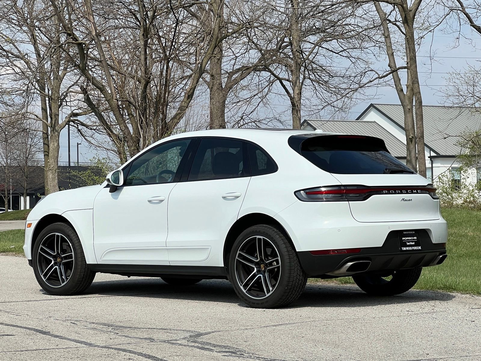 Certified 2020 Porsche Macan image 3