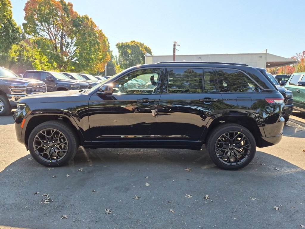 New 2027 Jeep Grand Cherokee Summit AWD/4WD image 4