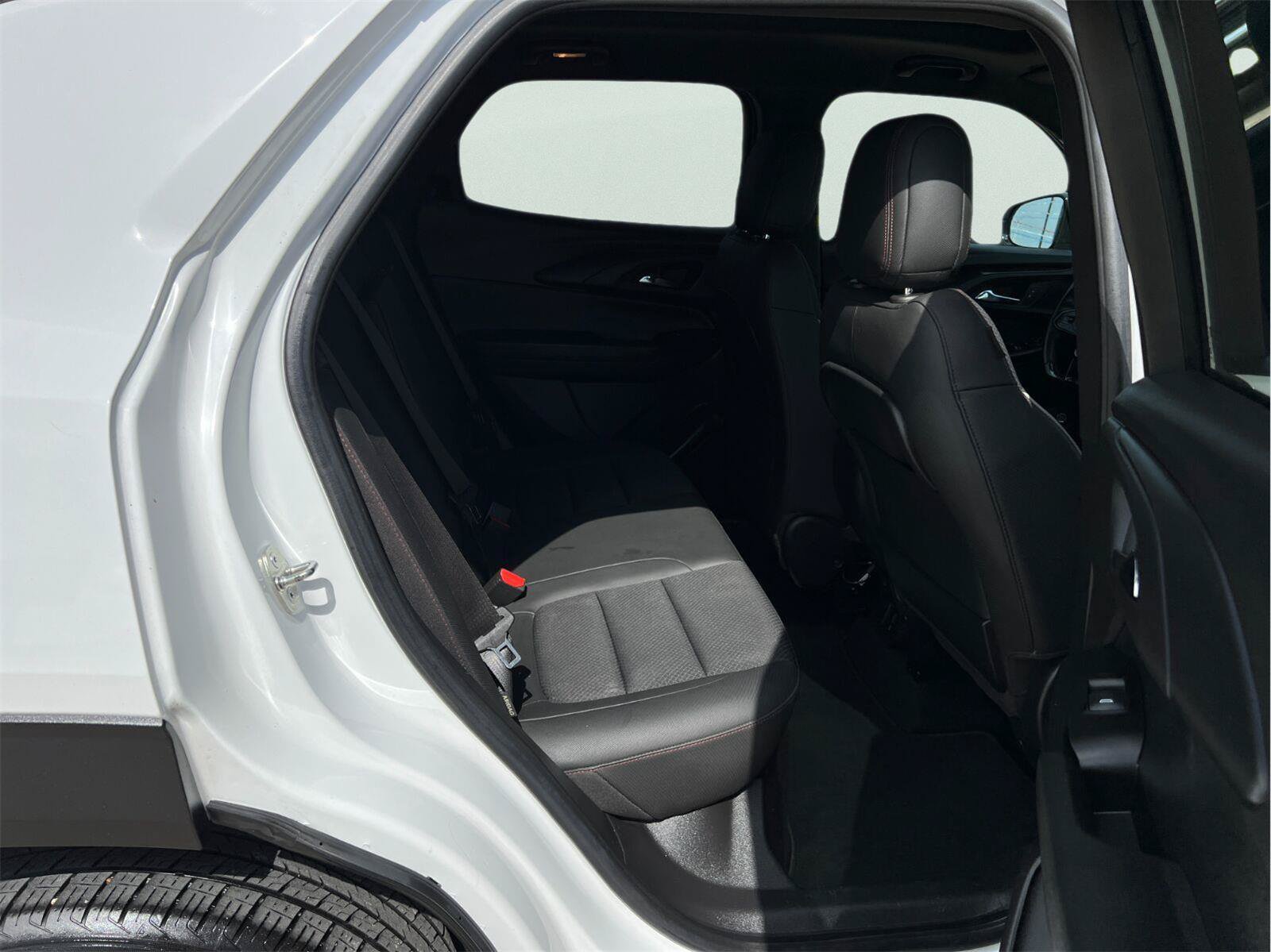 Used 2023 Chevrolet TrailBlazer RS w/ Sun and Liftgate Package FWD image 20