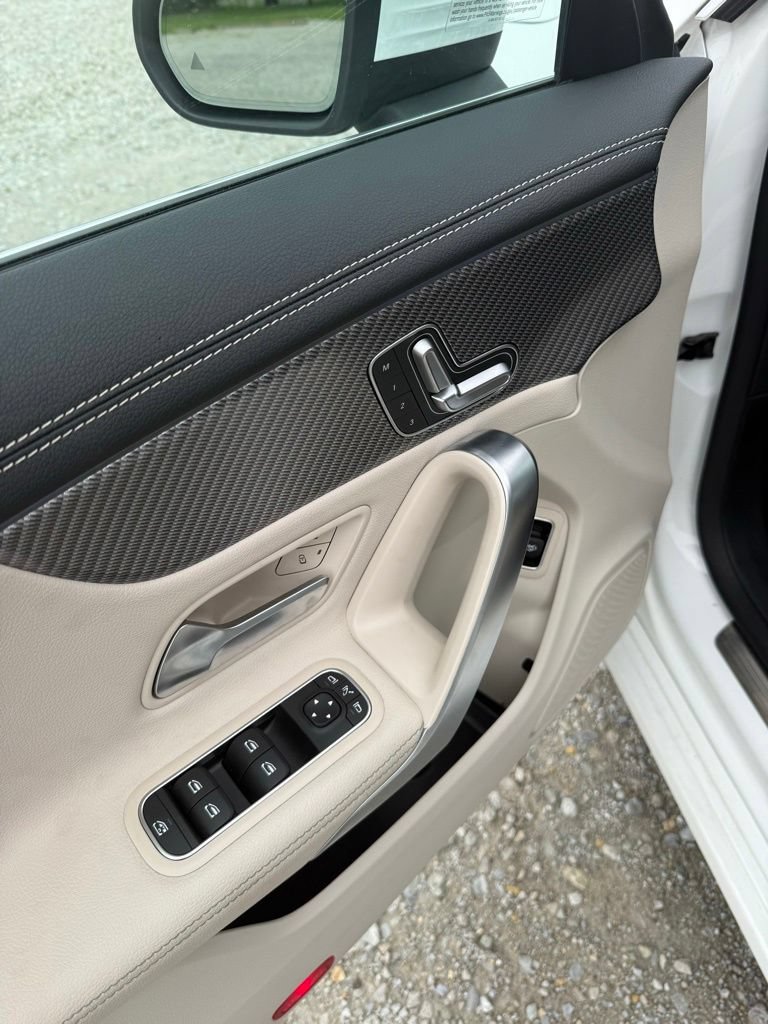 Used 2025 Mercedes-Benz CLA 250 4MATIC image 25