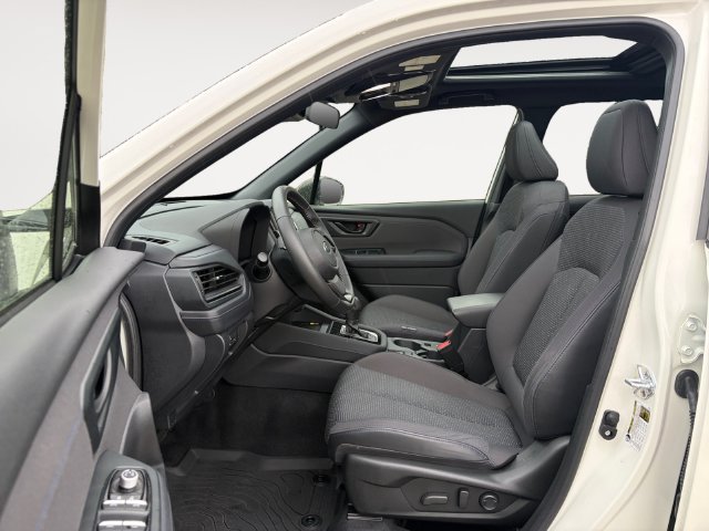 Used 2025 Subaru Forester Premium AWD/4WD image 9