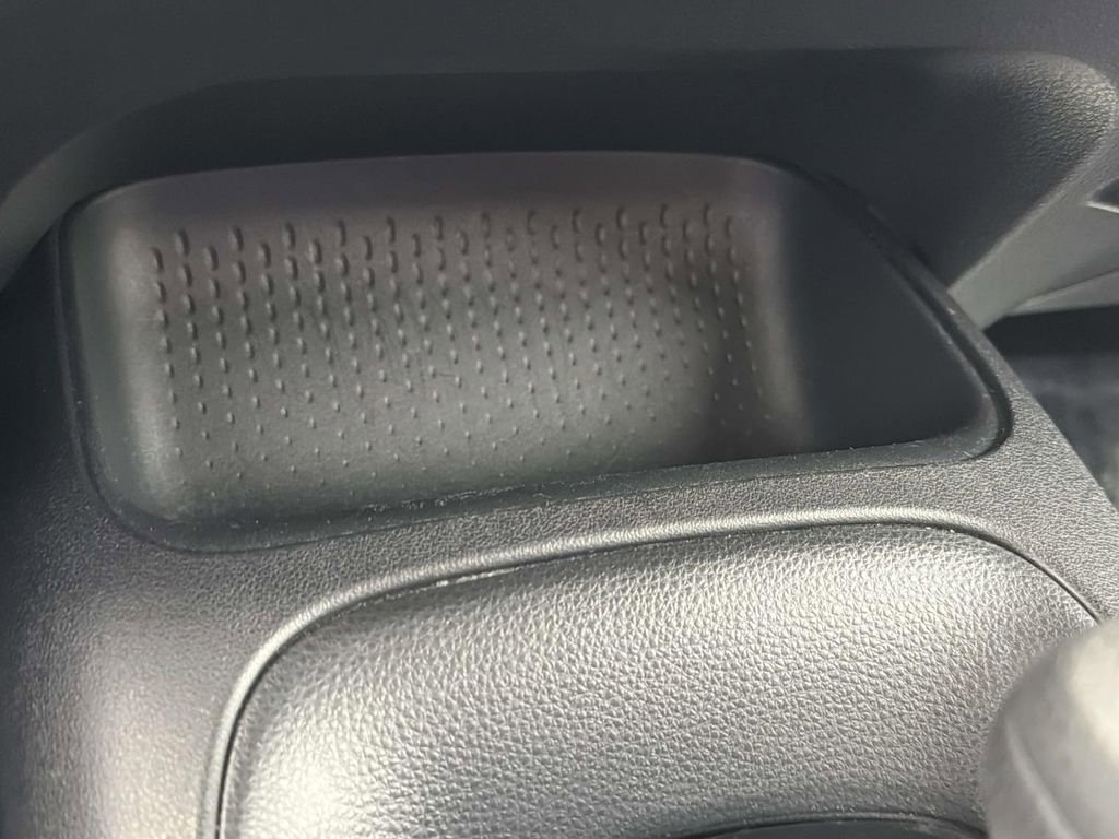 Used 2025 Toyota Corolla LE image 20