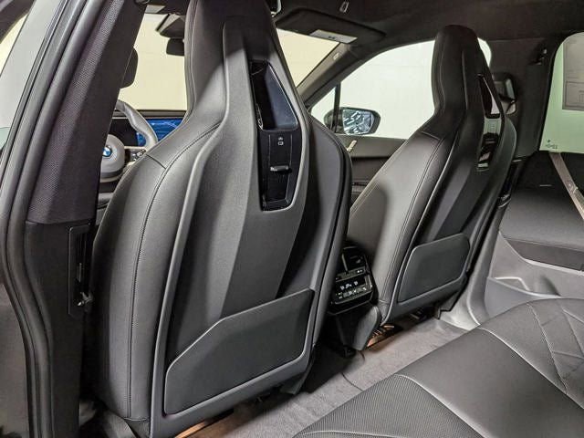 Used 2026 BMW iX xDrive60 w/ Premium Package image 32