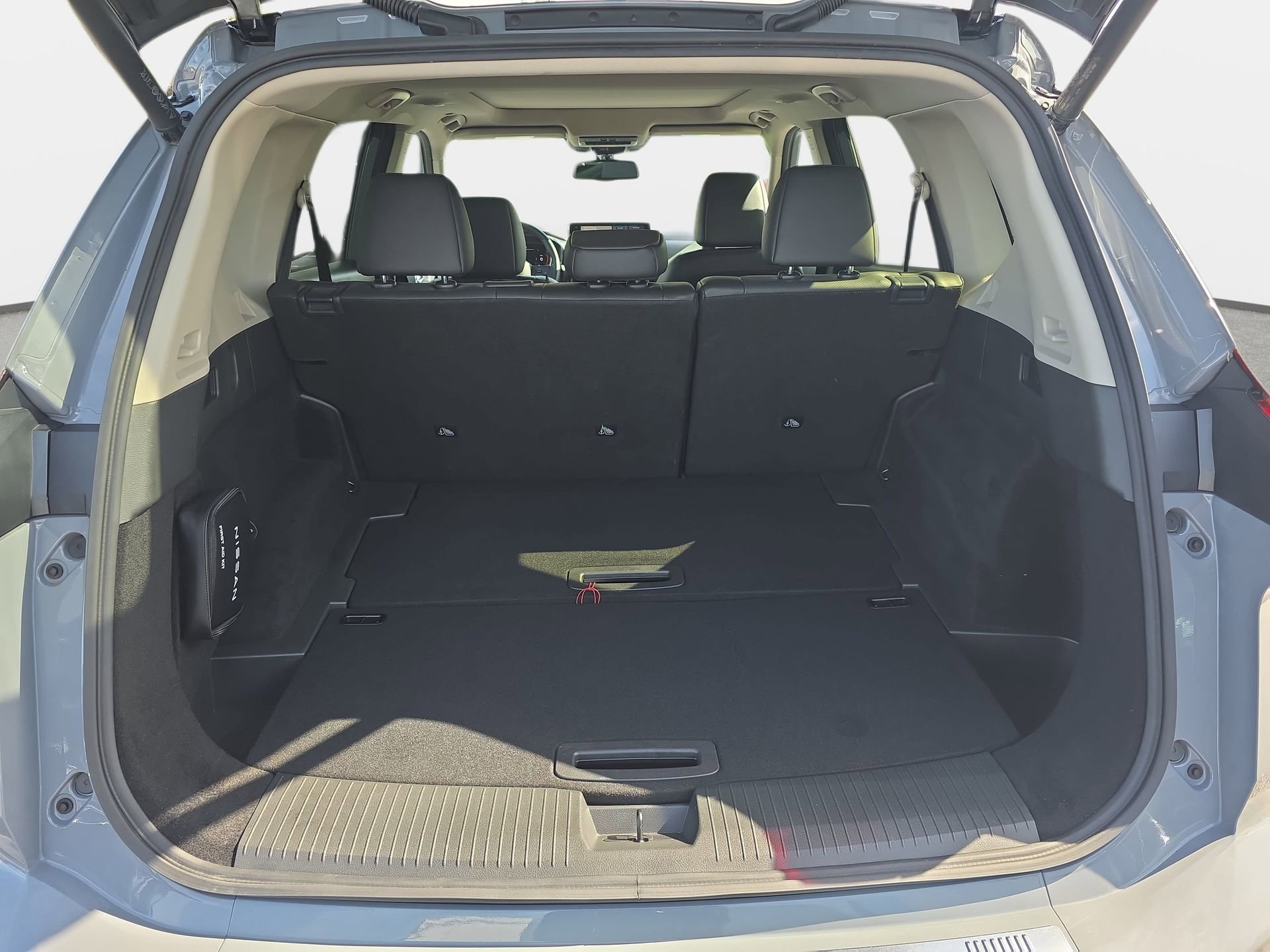 Used 2025 Nissan Rogue Platinum AWD/4WD image 12