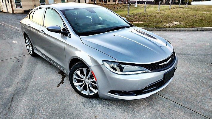 Used 2016 Chrysler 200 S image 4