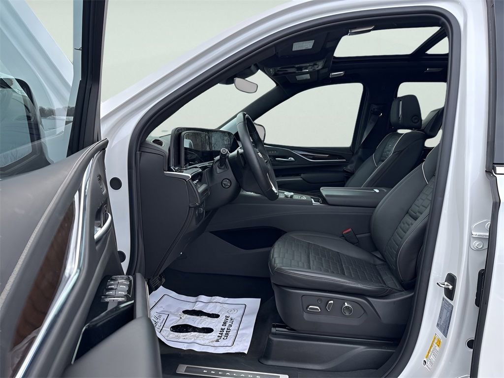 Used 2024 Cadillac Escalade Premium Luxury Platinum image 32