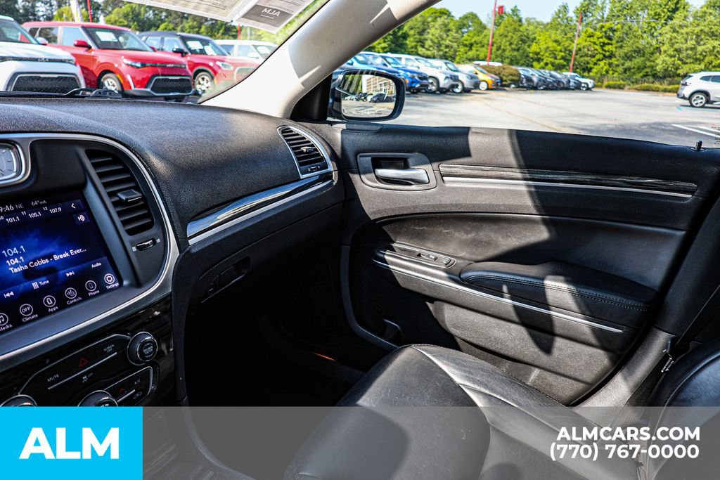 Used 2017 Chrysler 300 Limited RWD image 43