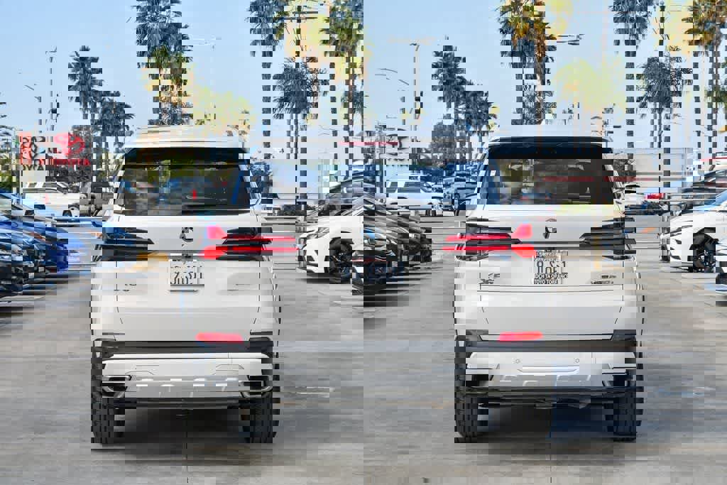 Used 2024 BMW X5 xDrive50e image 8