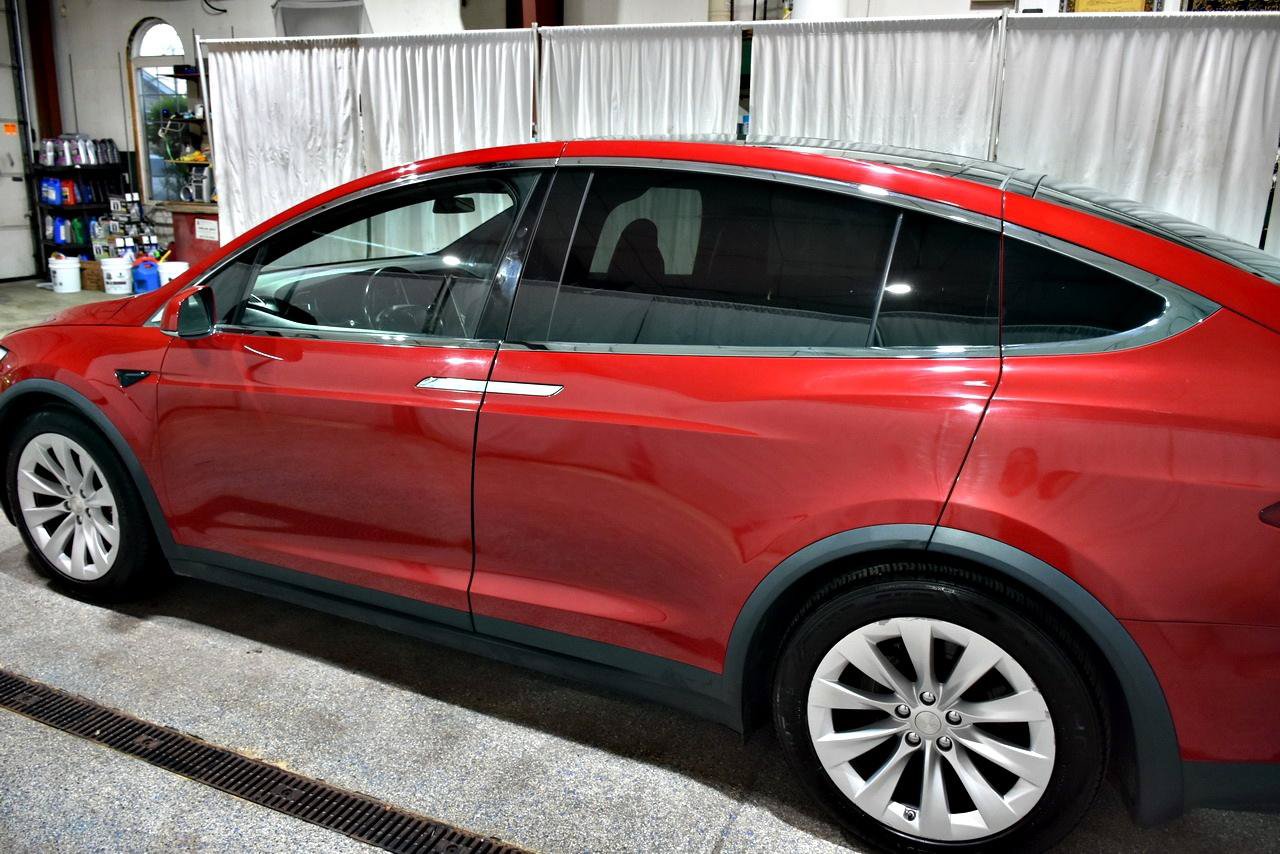 Used 2017 Tesla Model X 75D AWD/4WD image 27