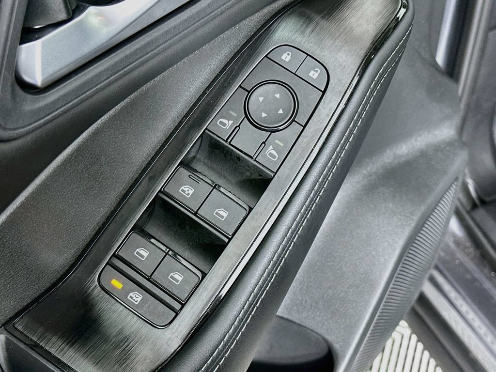 Certified 2026 Nissan Rogue SV AWD/4WD image 24