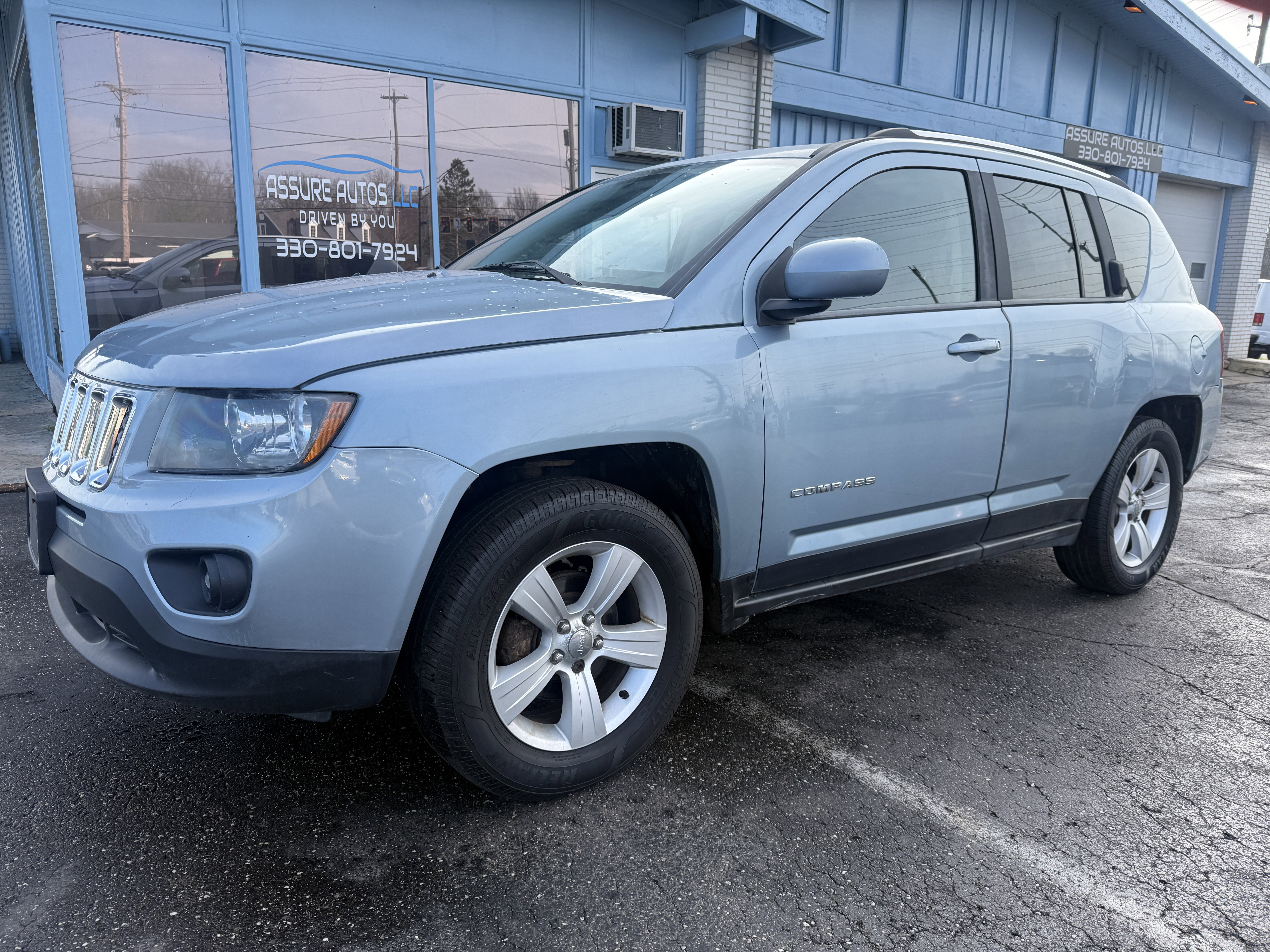 Used 2014 Jeep Compass Latitude image 1