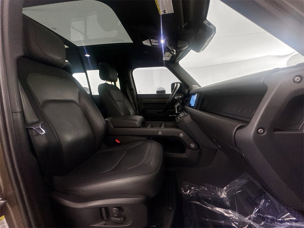 Certified 2023 Land Rover Defender 110 X-Dynamic SE image 27