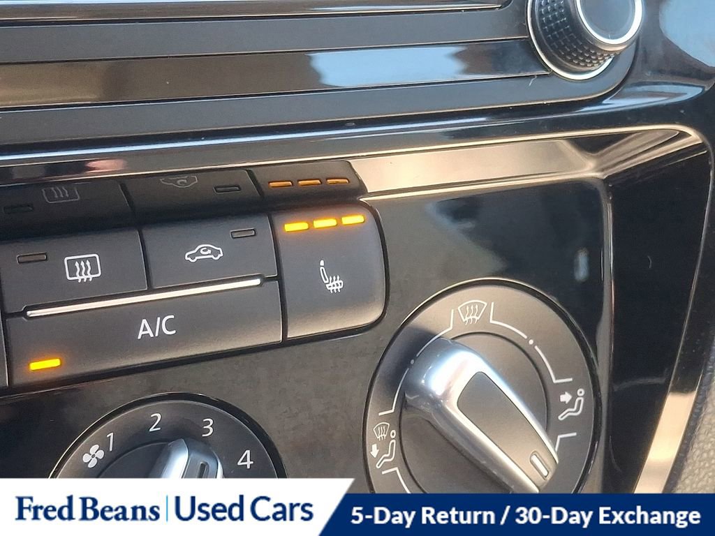 Used 2016 Volkswagen Jetta SEL FWD image 25