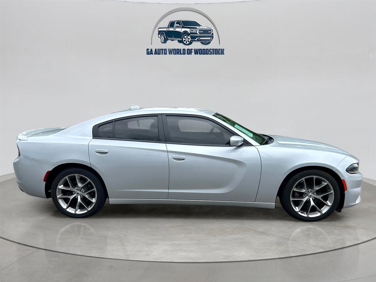 Used 2020 Dodge Charger SXT w/ Plus Group image 6