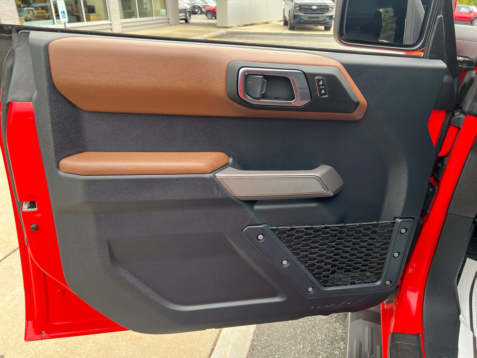 Certified 2023 Ford Bronco Outer Banks w/ Sasquatch Package AWD/4WD image 16