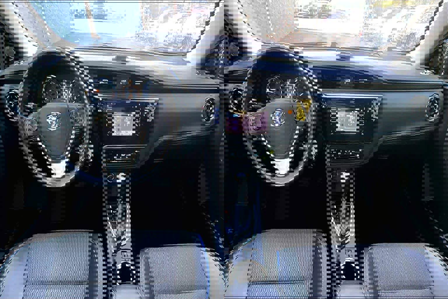 Used 2017 Toyota Corolla SE image 15