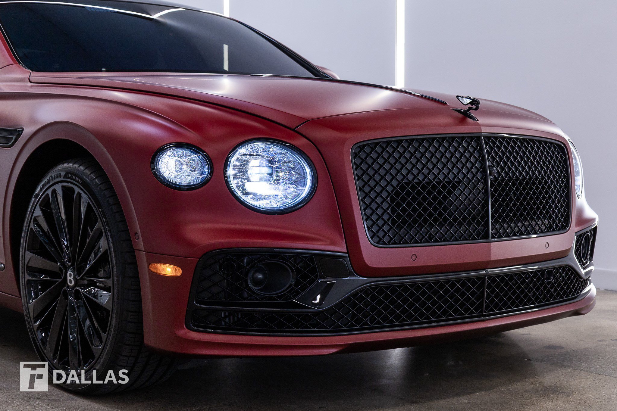 Used 2024 Bentley Flying Spur W12 AWD/4WD image 19
