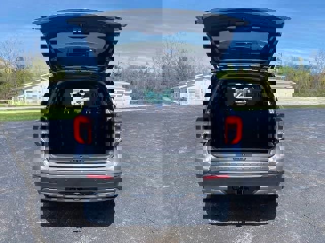 New 2024 Ford Explorer XLT w/ Equipment Group 202A image 21