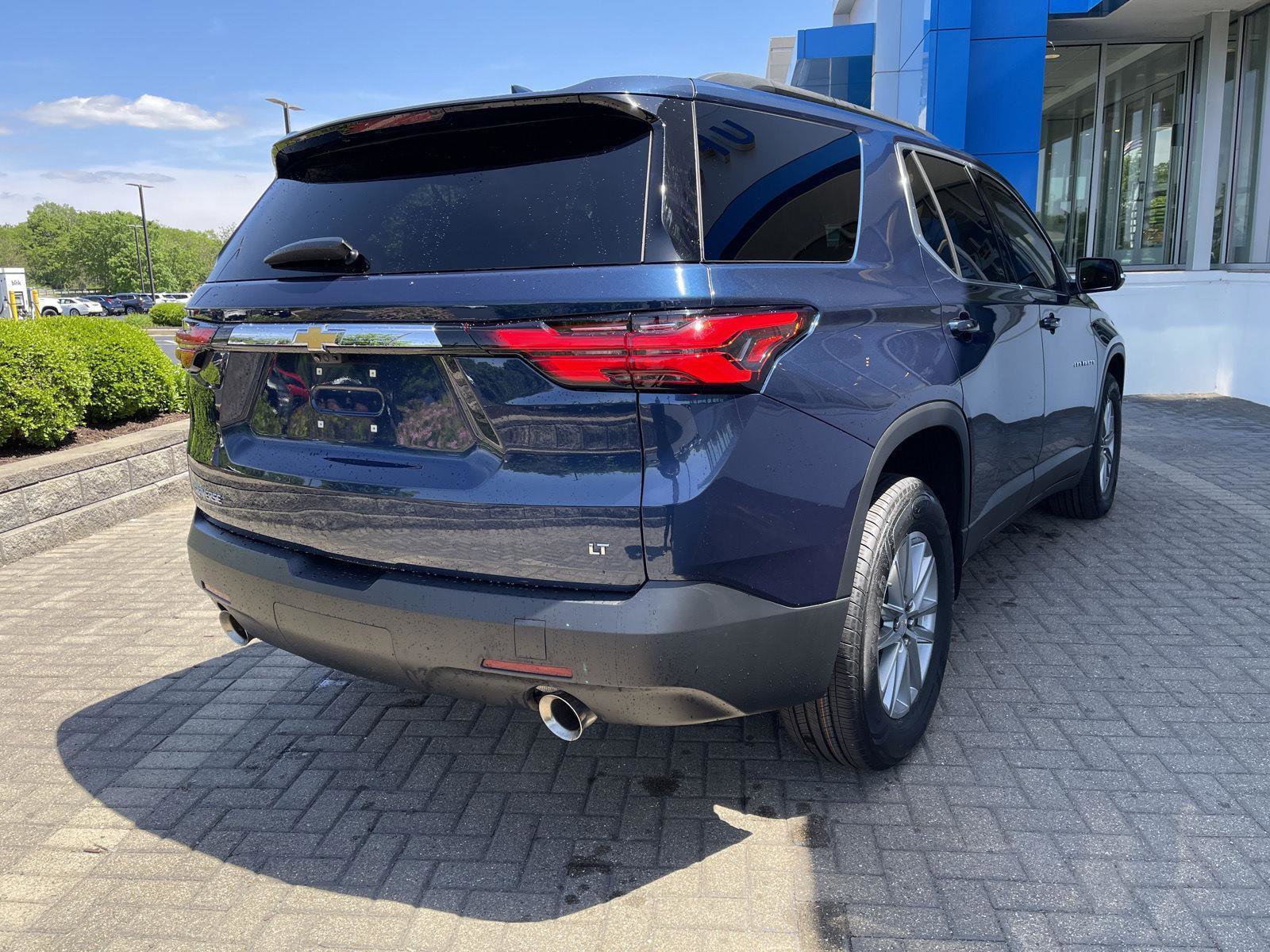 Used 2023 Chevrolet Traverse LT FWD image 5