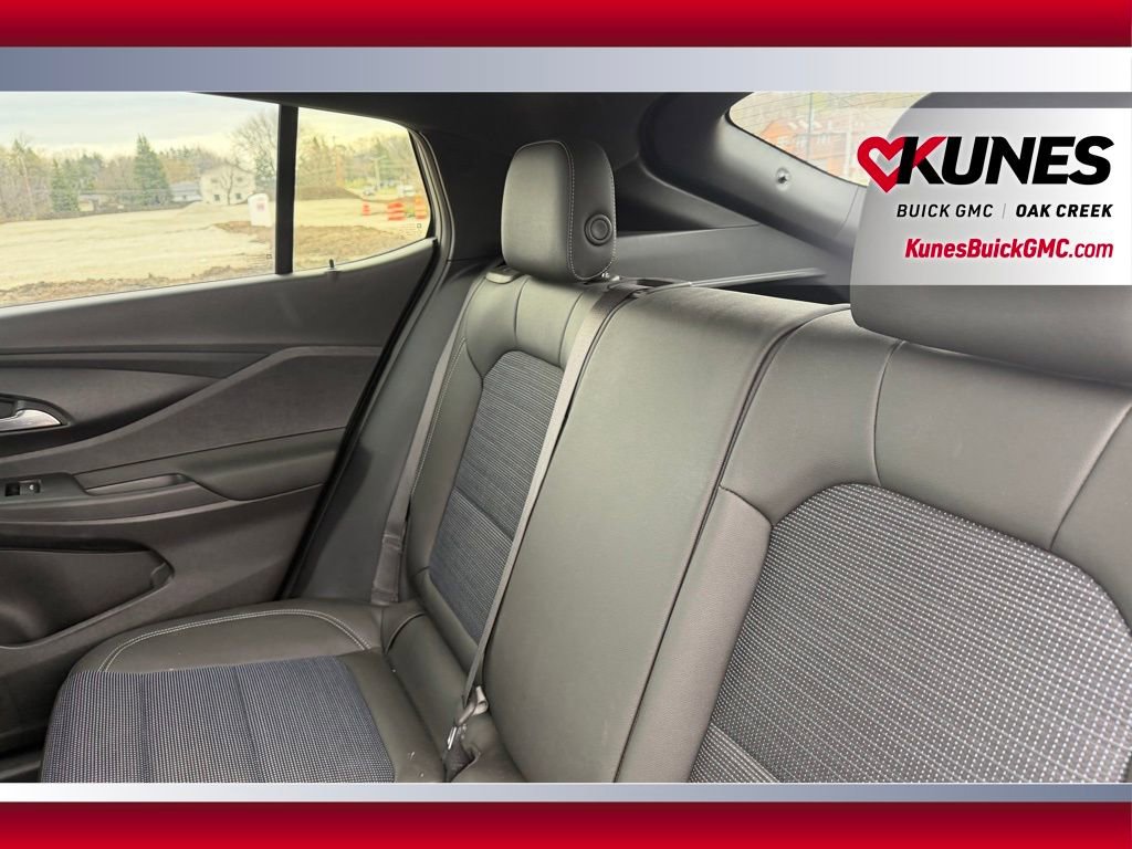 Used 2025 Buick Envista Preferred w/ Convenience I Package image 8