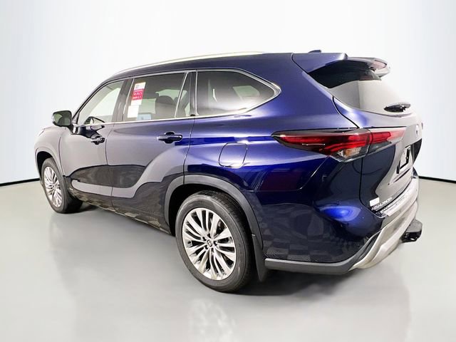 New 2026 Toyota Highlander Platinum image 5