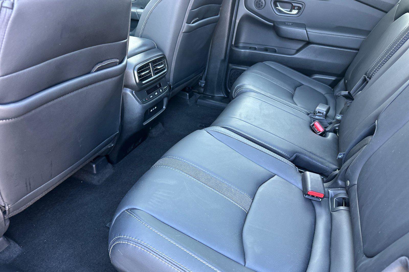 Certified 2025 Honda Pilot Touring image 12