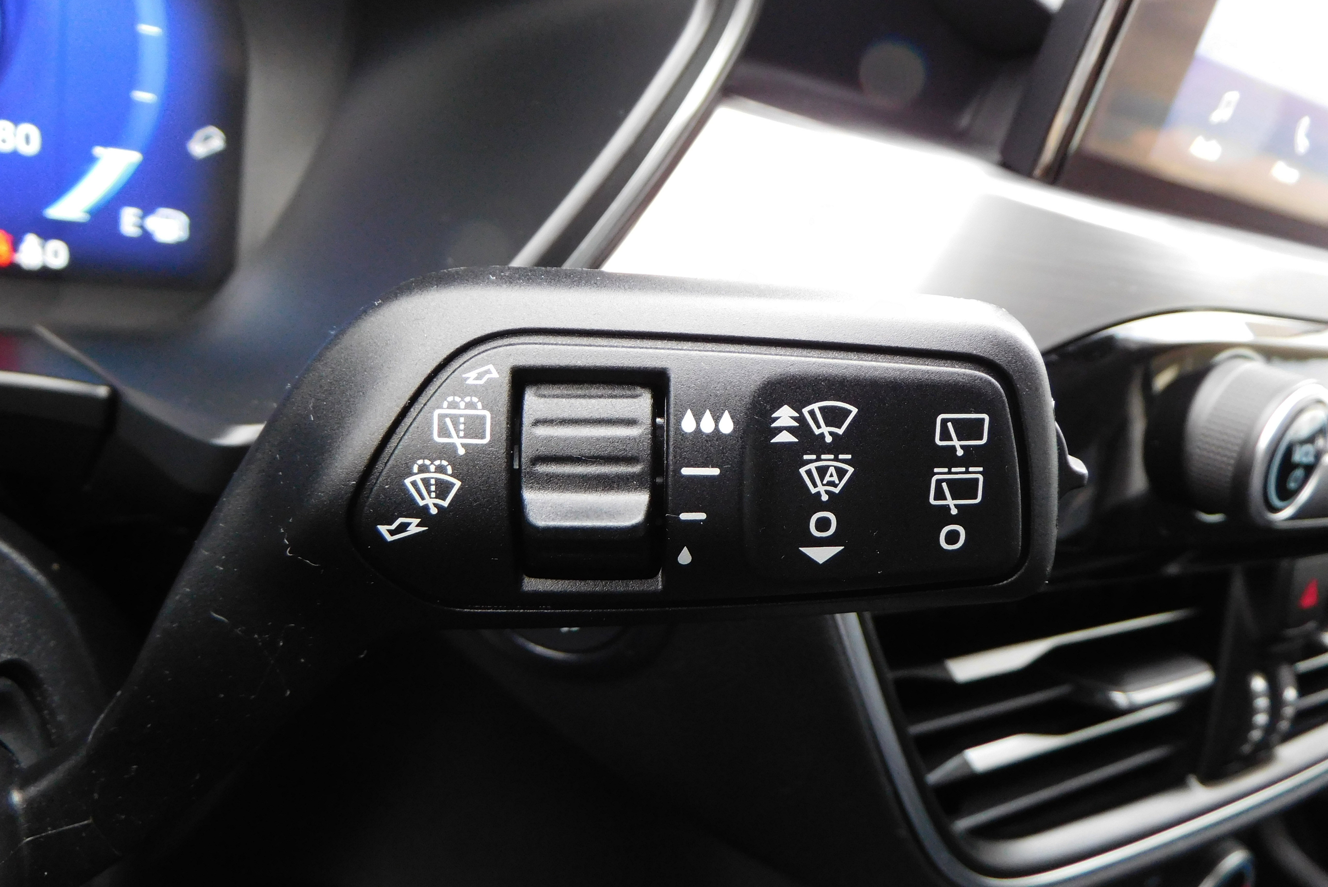 Used 2022 Ford Escape Titanium image 20