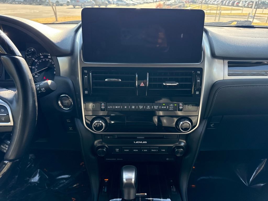 Used 2022 Lexus GX 460 Premium w/ Premium Package image 17