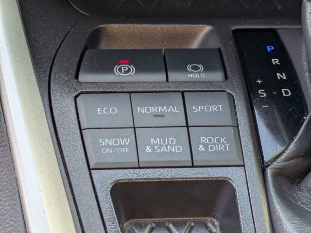 Used 2024 Toyota RAV4 LE AWD/4WD image 21