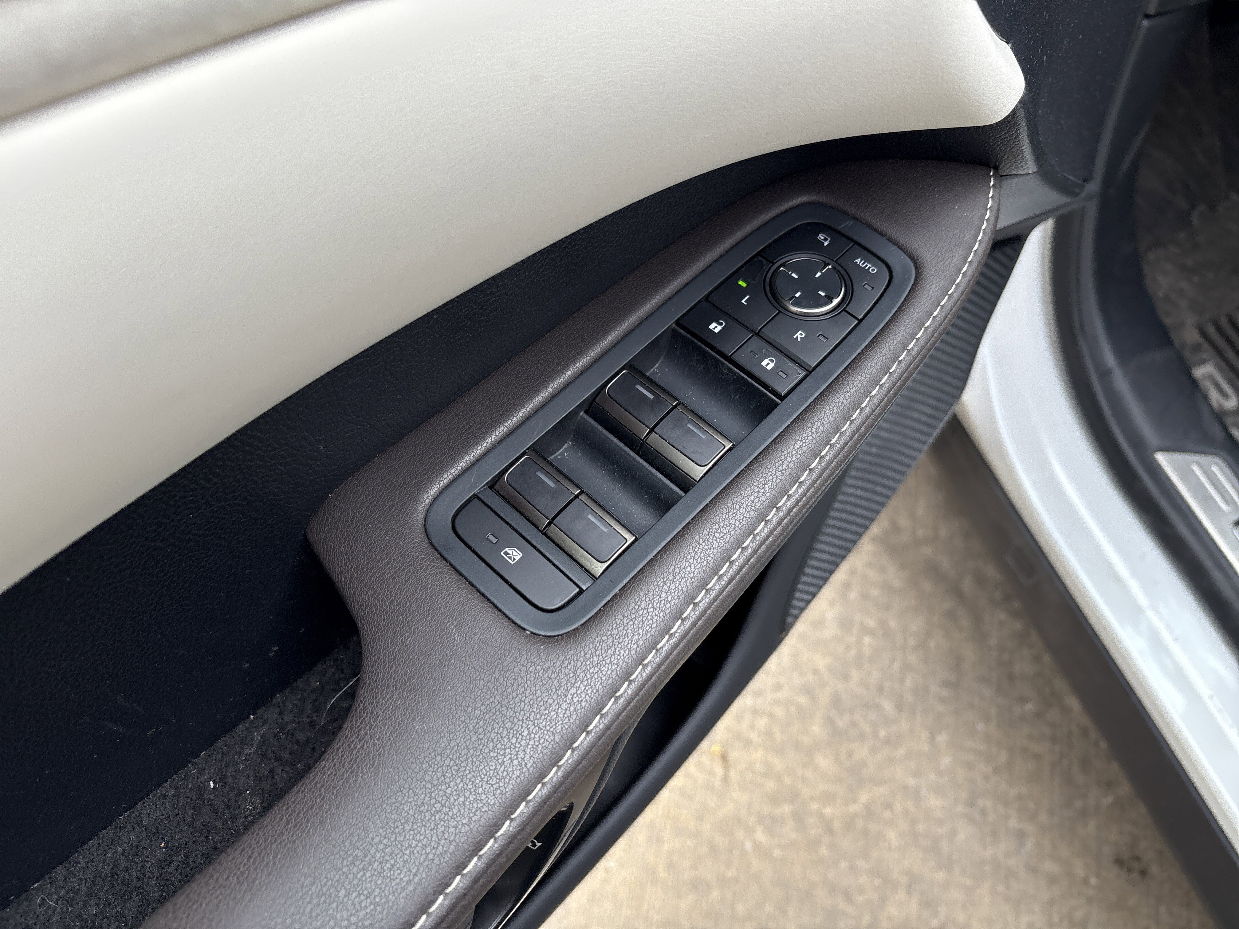 Used 2025 Lexus RX 350 350 Luxury image 15