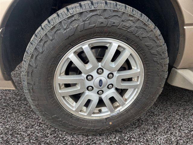 Used 2014 Ford Expedition EL XLT w/ Equipment Group 202A image 14