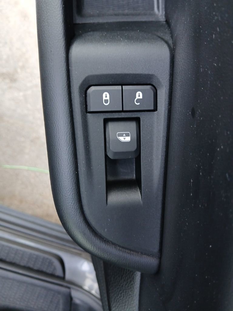 Used 2024 Jeep Grand Cherokee L Limited w/ Luxury Tech Group II image 34