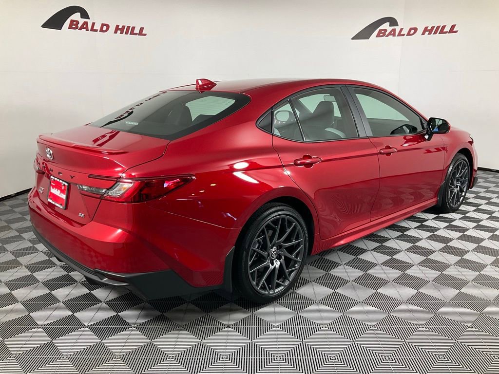 Used 2025 Toyota Camry SE image 6