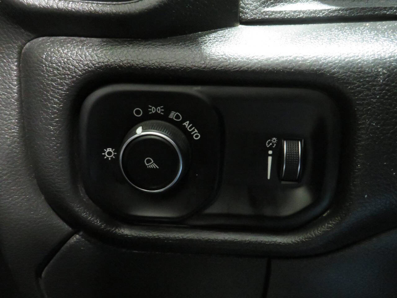 Used 2023 RAM 3500 Tradesman image 23