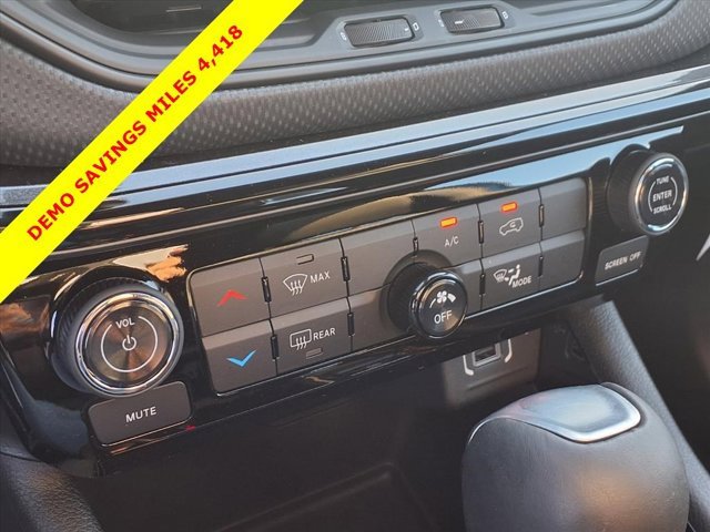 New 2026 Jeep Compass Latitude image 7