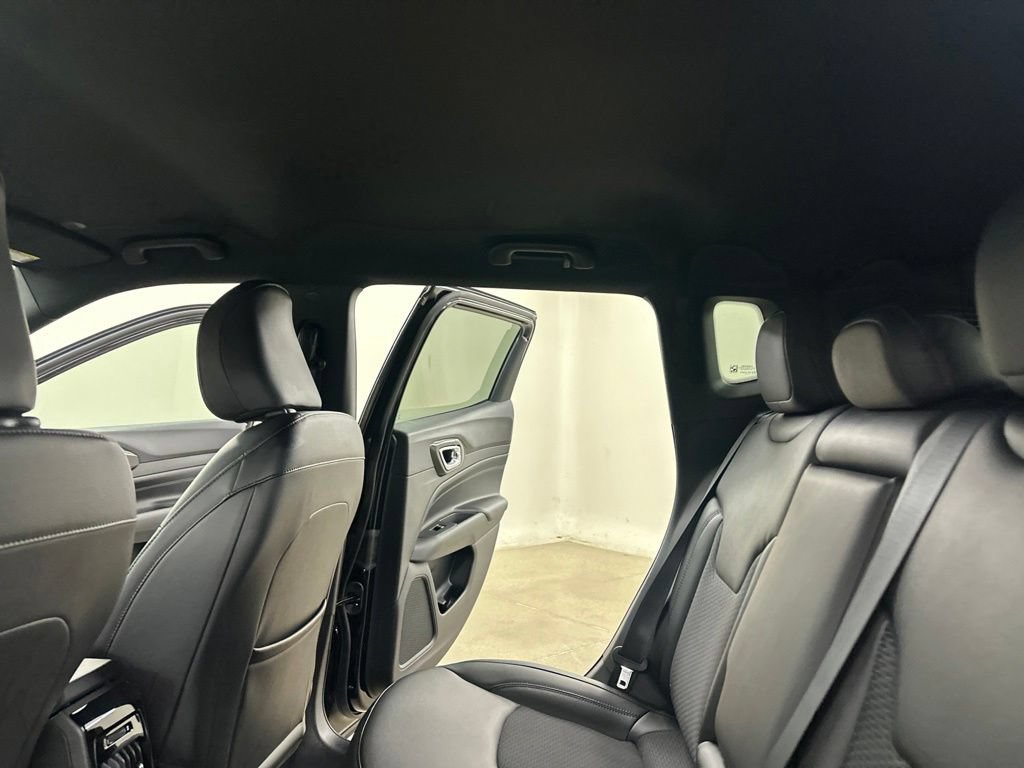 New 2026 Jeep Compass Latitude AWD/4WD image 30