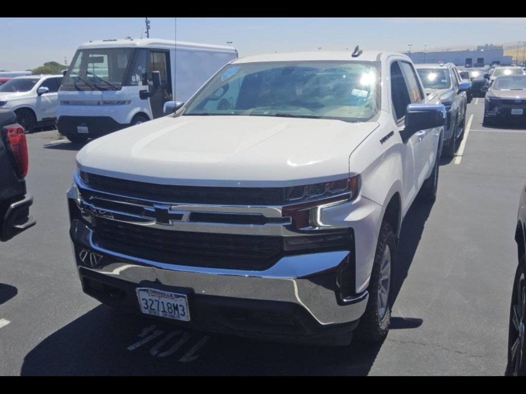 Used 2022 Chevrolet Silverado 1500 LT w/ LPO, Dark Essentials Package AWD/4WD image 3