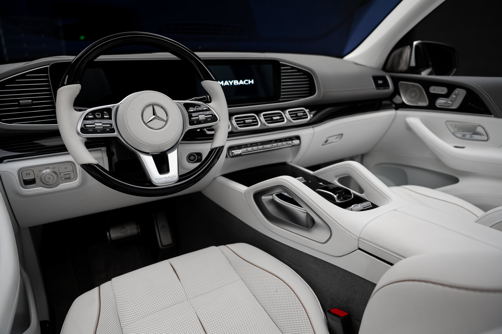 Used 2023 Mercedes-Benz Maybach GLS 600 4MATIC image 2