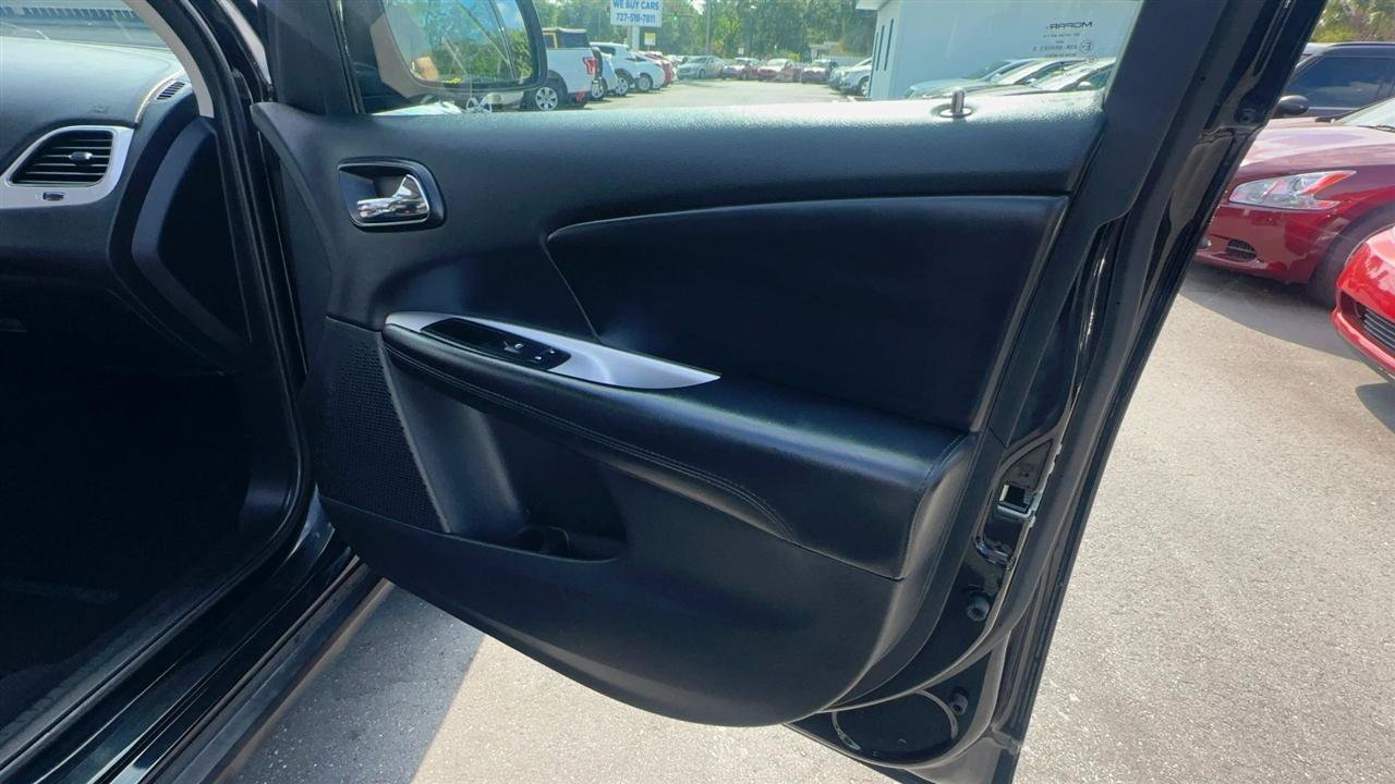 Used 2015 Dodge Journey SXT w/ Flexible Seating Group FWD image 40