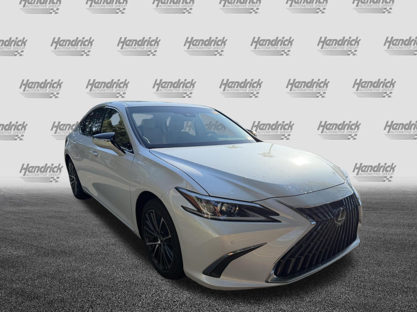 Used 2023 Lexus ES 300h w/ Premium Package FWD image 2