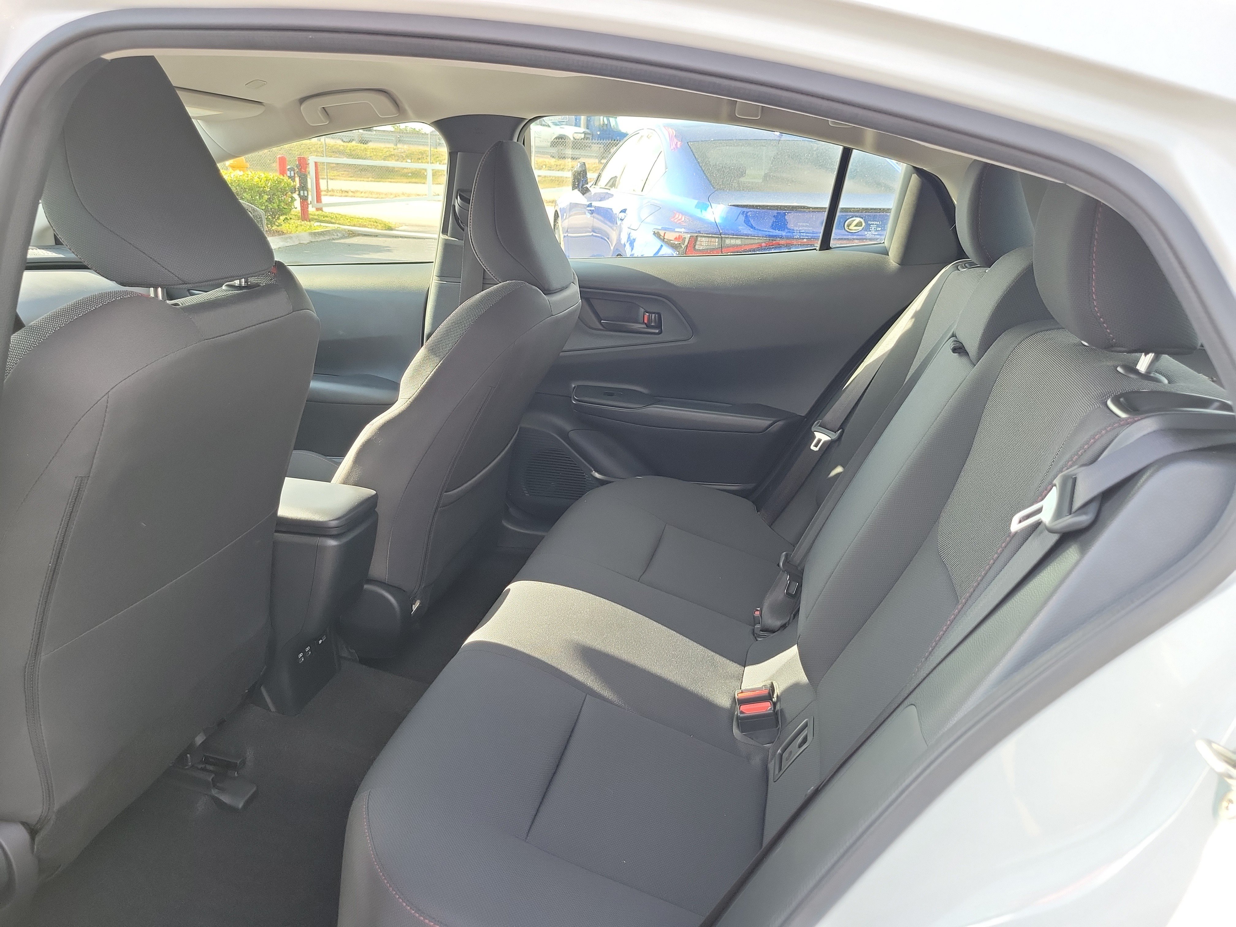 Used 2024 Toyota Prius Prime FWD image 18